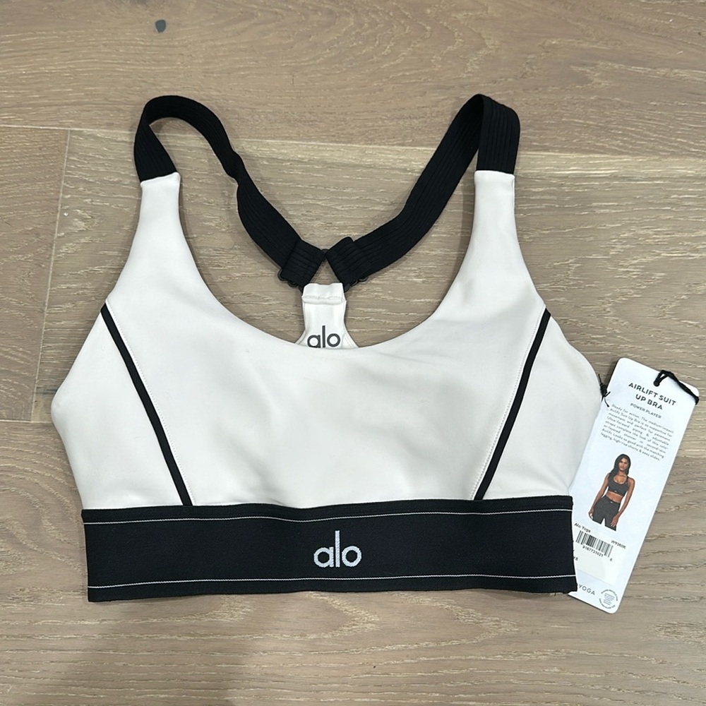 Alo Yoga Airlift Suit Up Sports Bra - Ivory